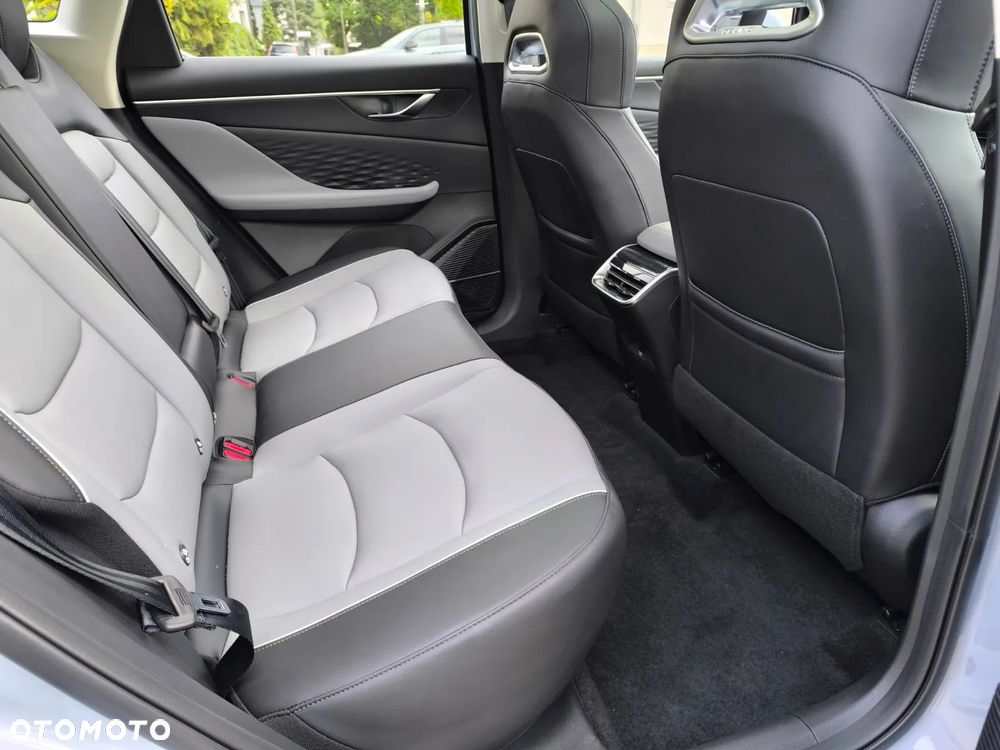 BAIC 5 Beijing 1.5T Business DCT - 6