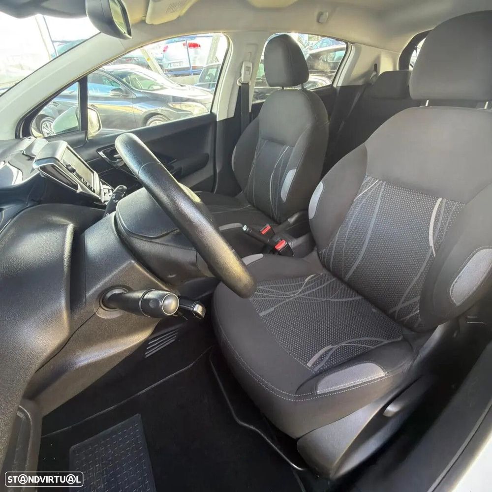 Peugeot 208 1.4 HDi Access - 5