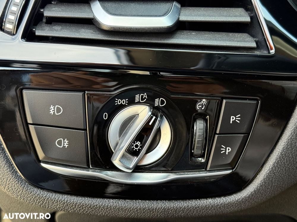 BMW Seria 5 520d Aut. Luxury Line - 13