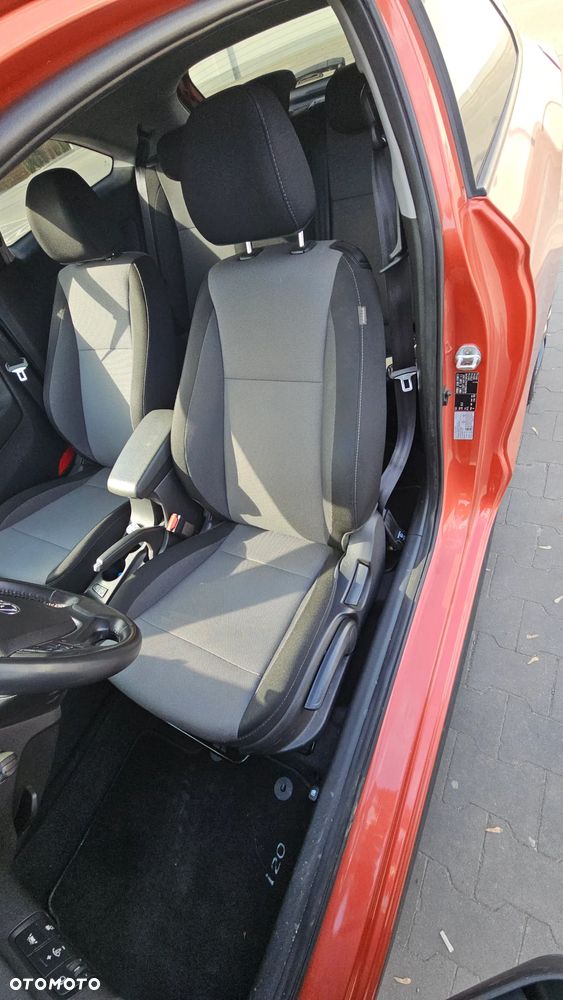 Hyundai i20 - 12