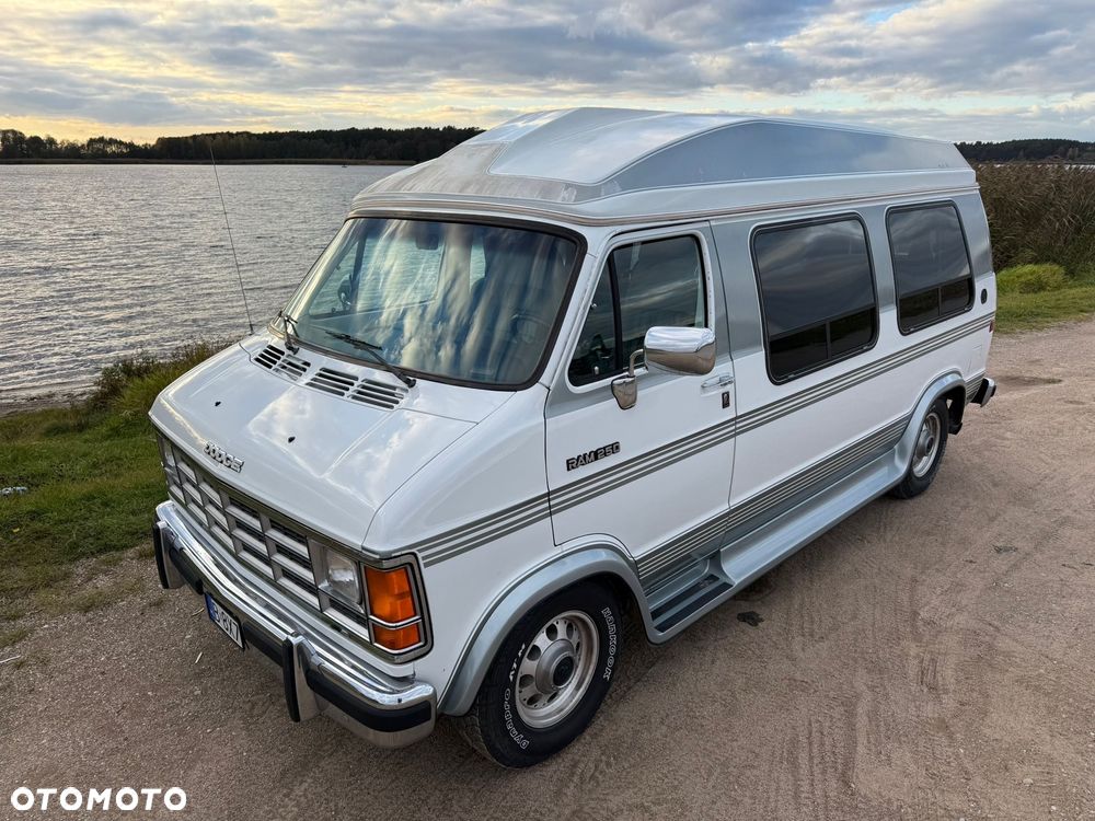 Dodge RAM VAN B250 318 V8 - 3