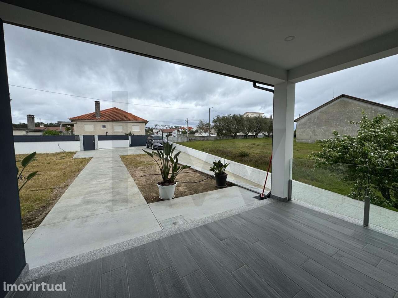Moradia T3+1 Mobilada em Avelal | Sistema AVAC Total e Garagem Tripla - Grande imagem: 4/49