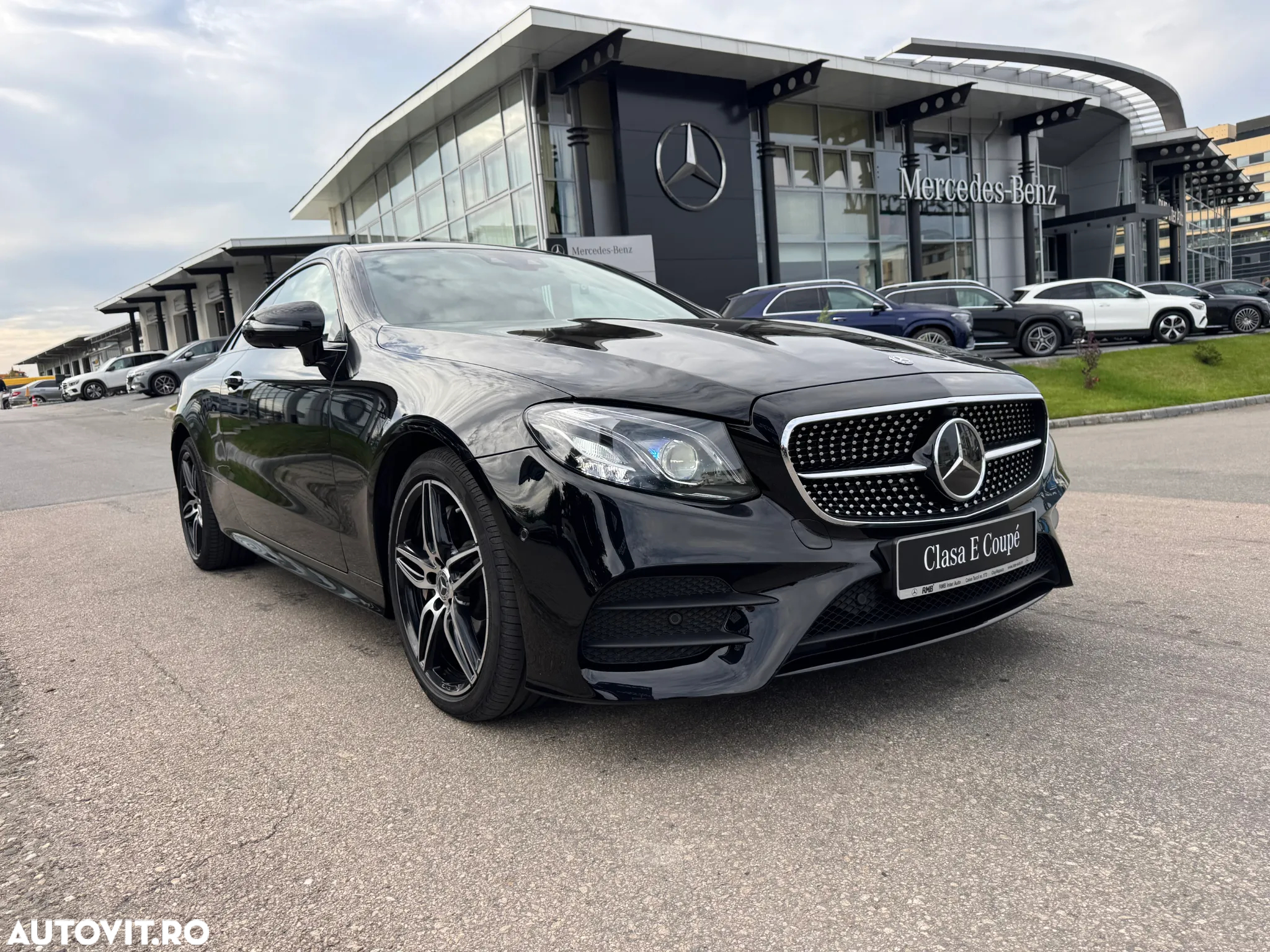 Mercedes-Benz E 350 d 4Matic Coupe 9G-TRONIC AMG Line - 11