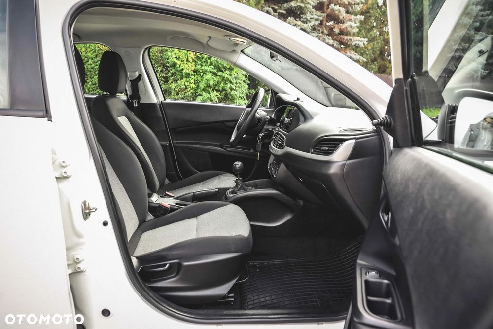 Fiat Tipo 1.4 16v Easy - 28