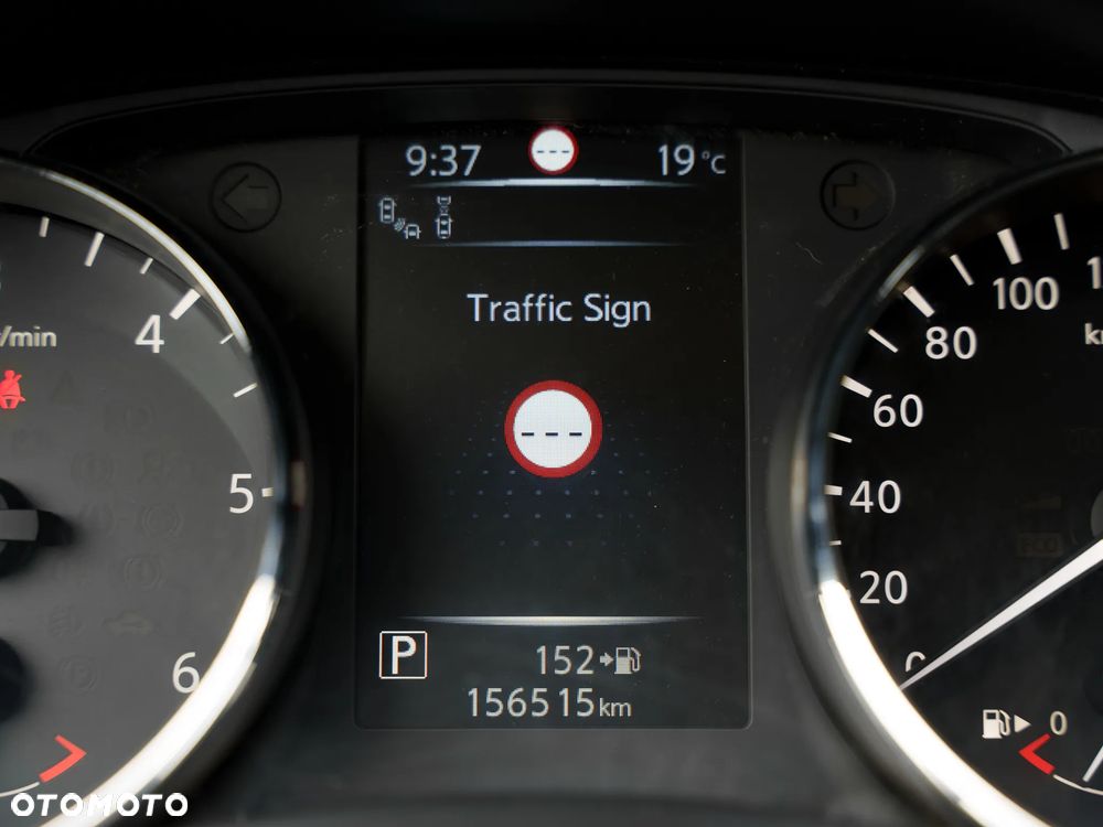 Nissan Qashqai 1.6 dCi Xtronic TEKNA+ - 23