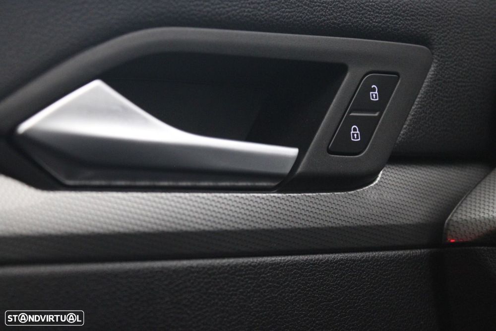 Volkswagen Golf 1.5 TSI e-Hybrid Style DSG — fotografia 30