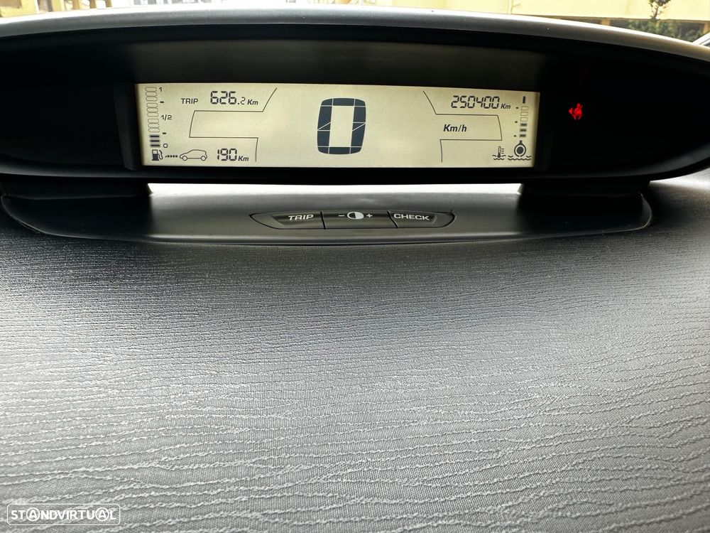 Citroën C4 HDi 110 FAP VTR Plus - 31