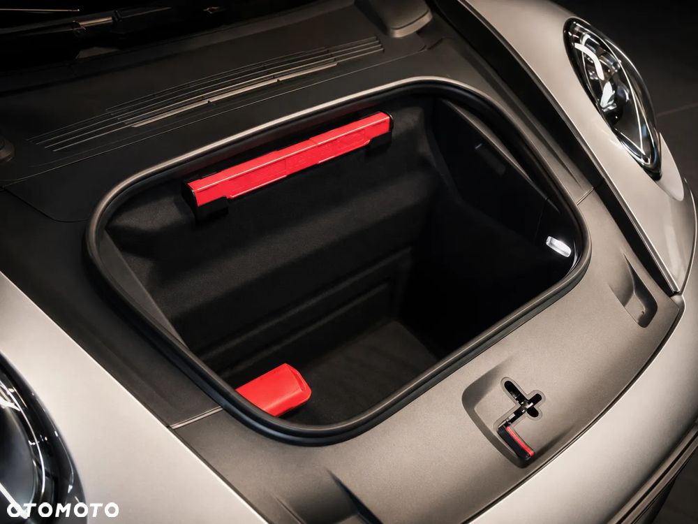 Porsche 911 Carrera T-Hybrid GTS - 11