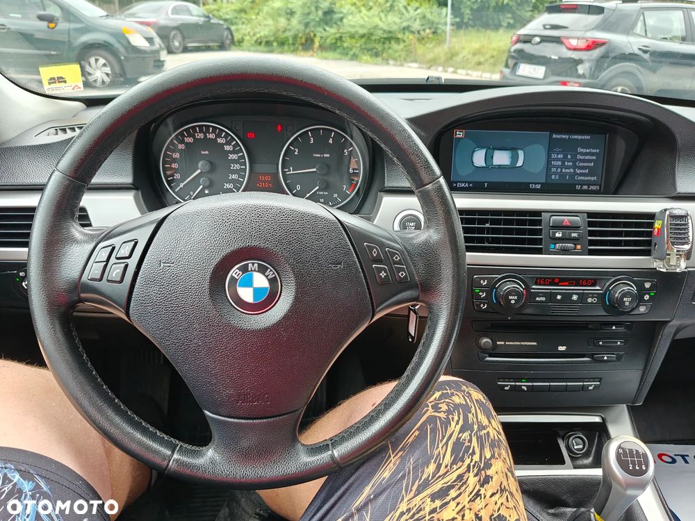 BMW Seria 5 520i - 17