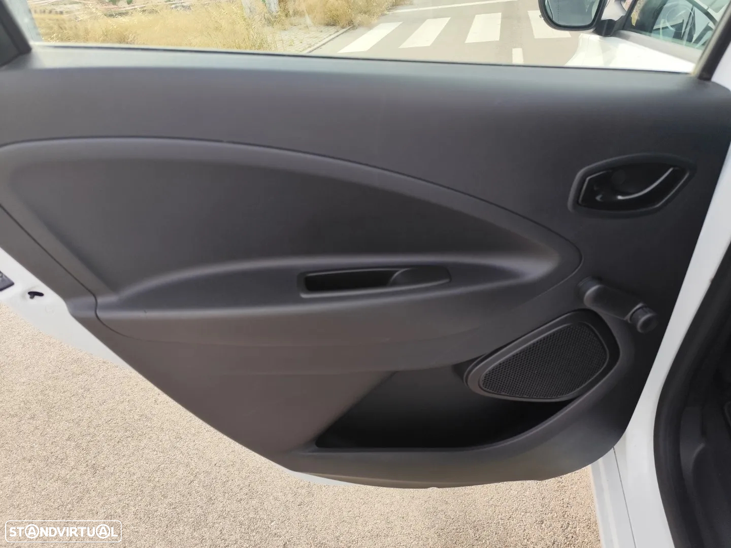 Renault Zoe (s/ Bateria) Zen 50 Flex - 31
