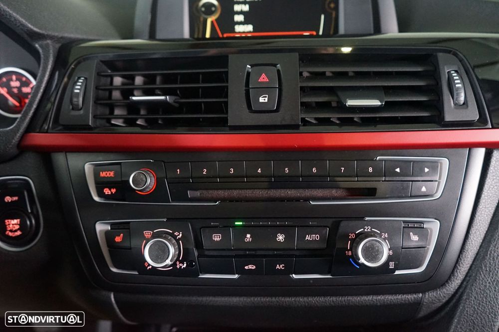 BMW 318 d Touring Line Sport - 31