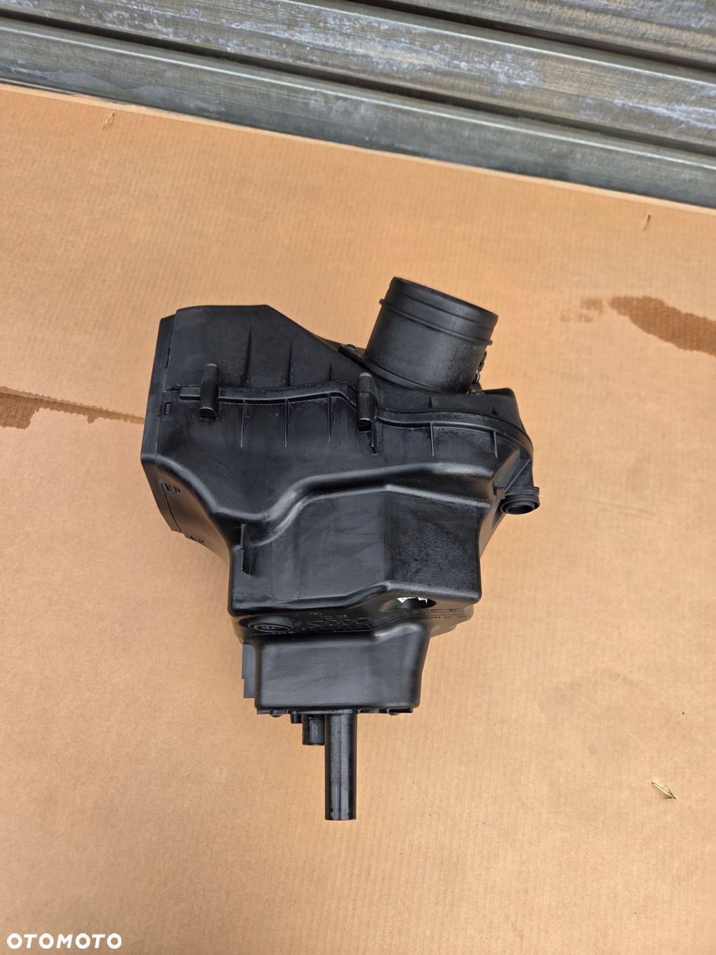 AUDI OE A8 D4 LIFT 3.0 TDI OBUDOWA FILTRA POWIETRZA 4H0133824 - 1