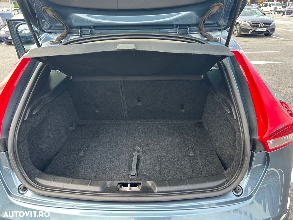 Volvo V40 D2 Powershift Momentum - 11