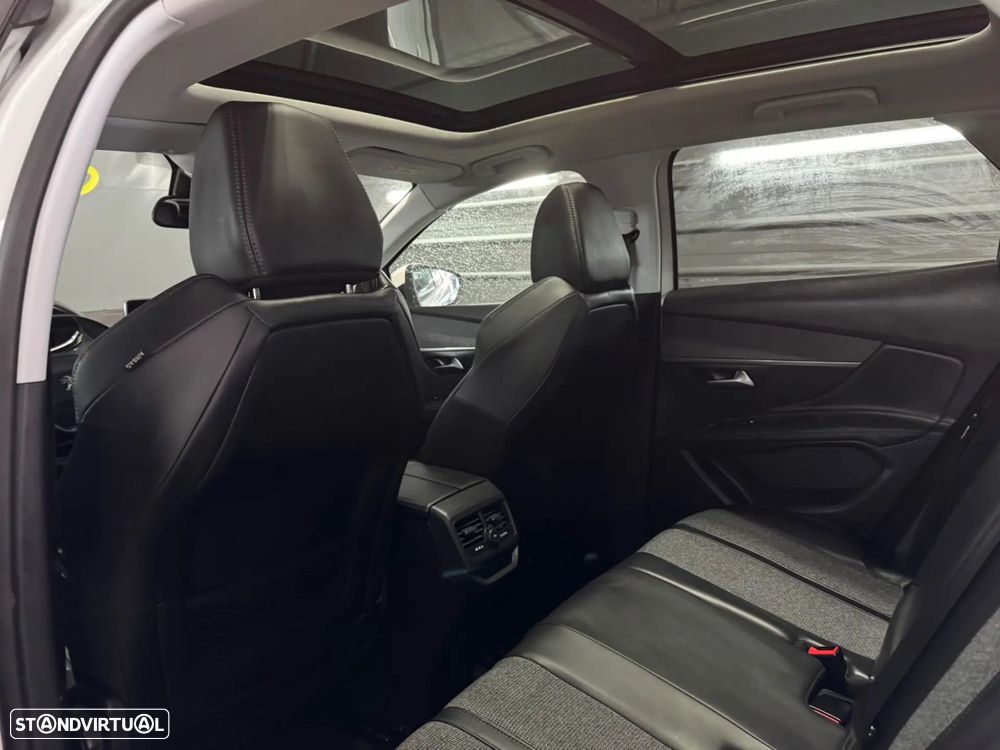 Peugeot 3008 1.2 PureTech Allure Pack - 29