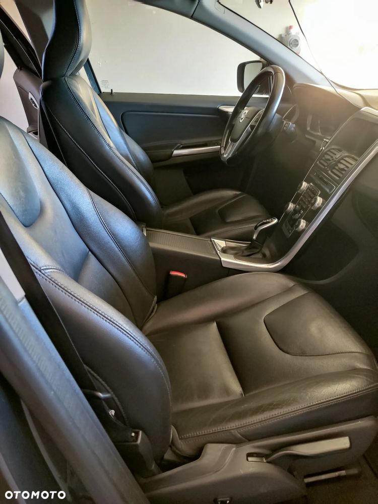 Volvo XC 60 D4 Geartronic Momentum - 14