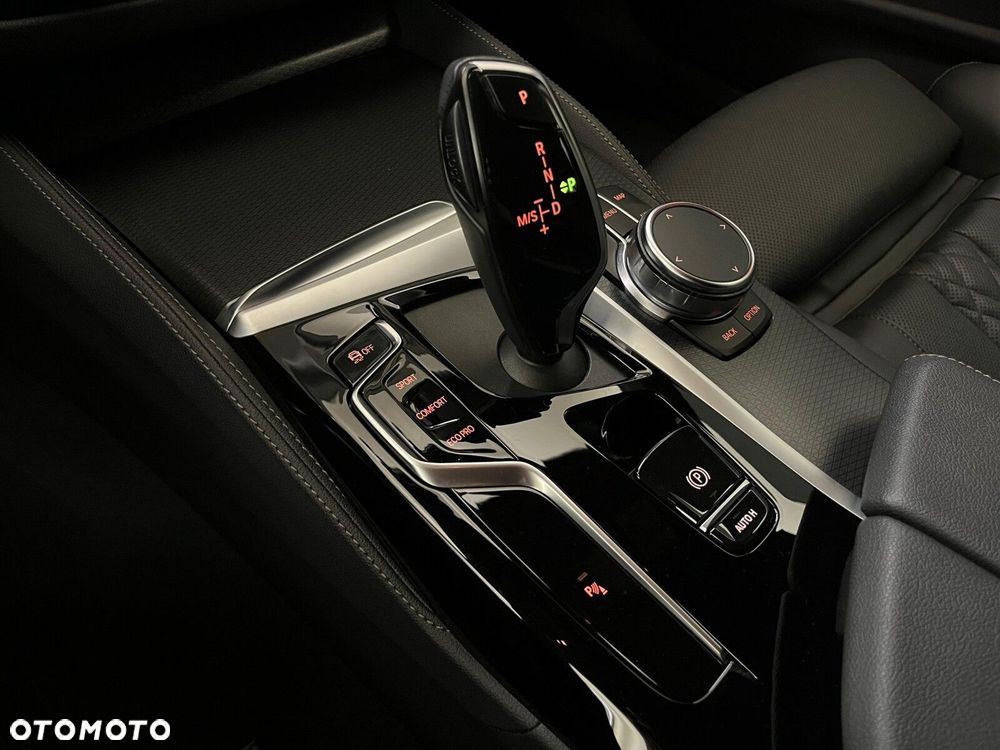 BMW Seria 5 530d xDrive mHEV M Sport sport - 31