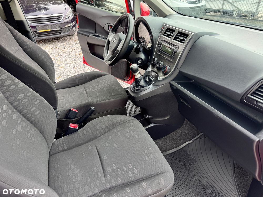 Toyota Verso S 1.33 VVT-i - 25