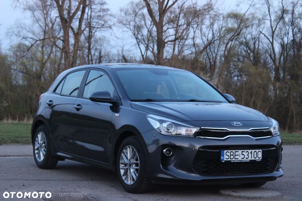 Kia Rio 1.2 L - 1