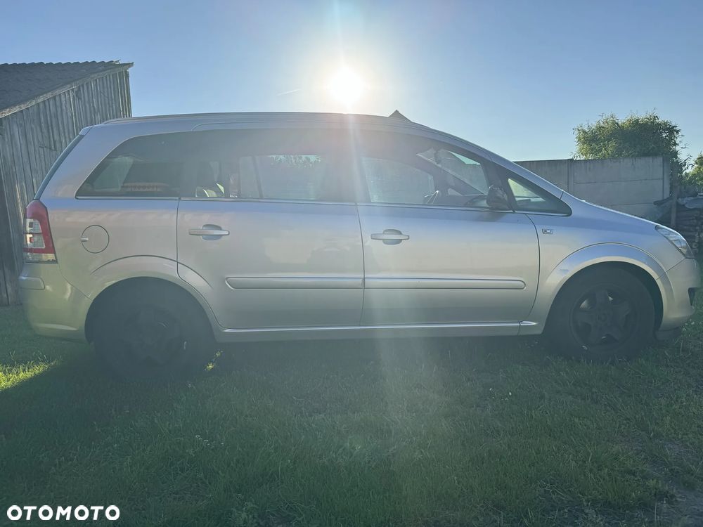 Opel Zafira 1.8 Cosmo - 4