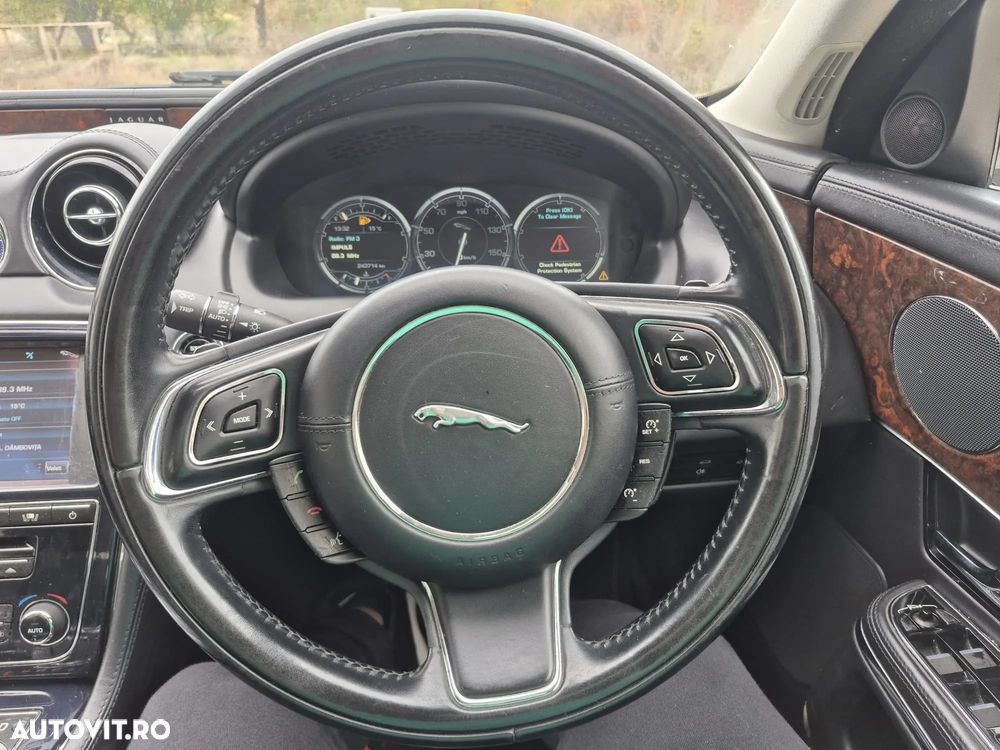 Jaguar XJ 3.0 V6 Portfolio Aut LWB - 5