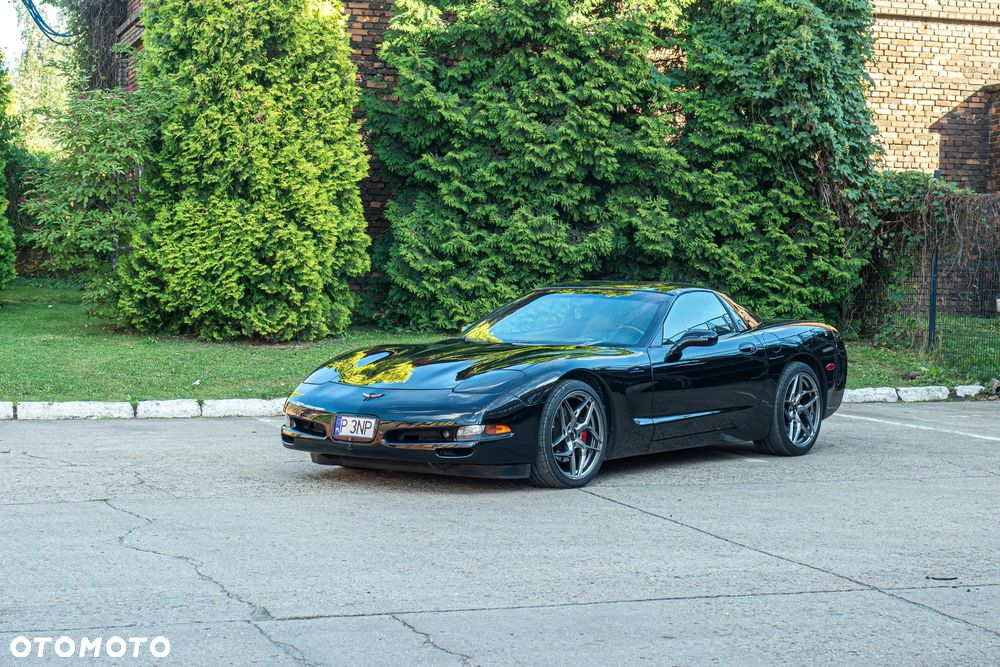 Chevrolet Corvette - 23