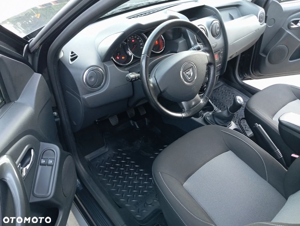 Dacia Duster 1.6 SCe Laureate S&S - 37
