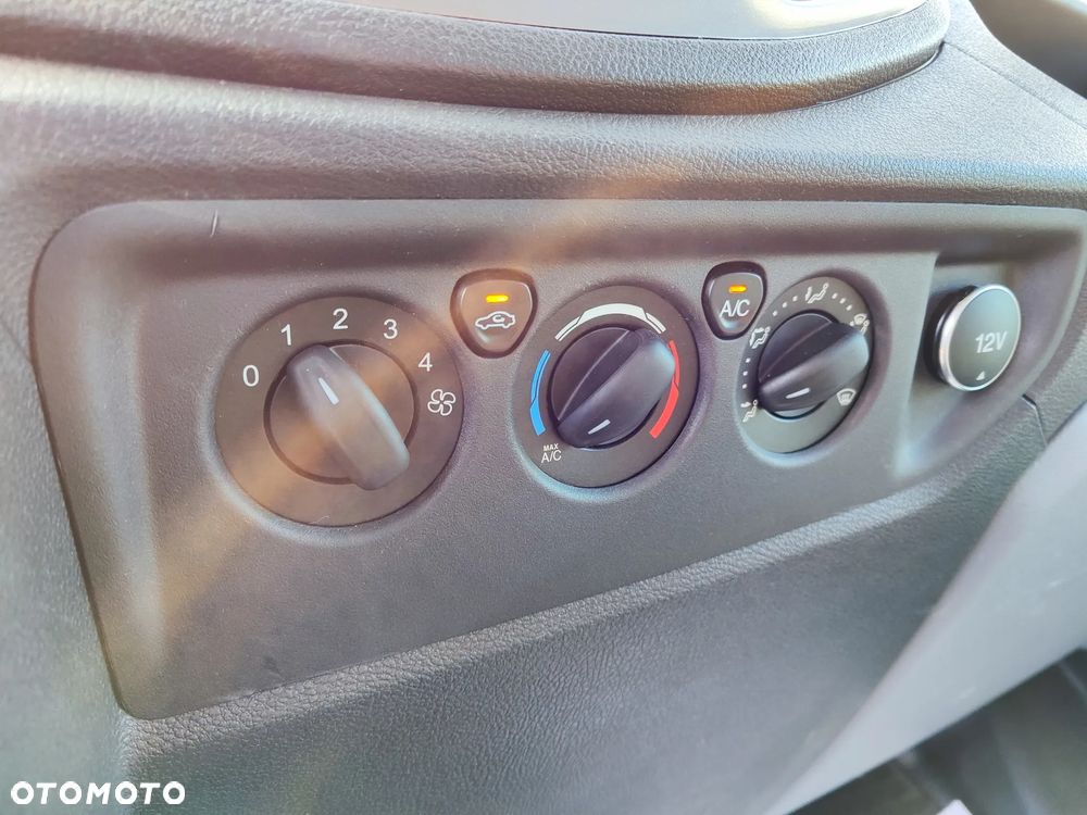 Ford Transit - 24