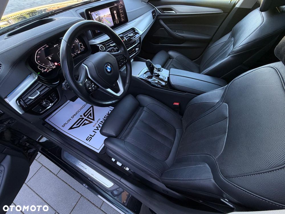 BMW Seria 5 530e xDrive Luxury Line - 19