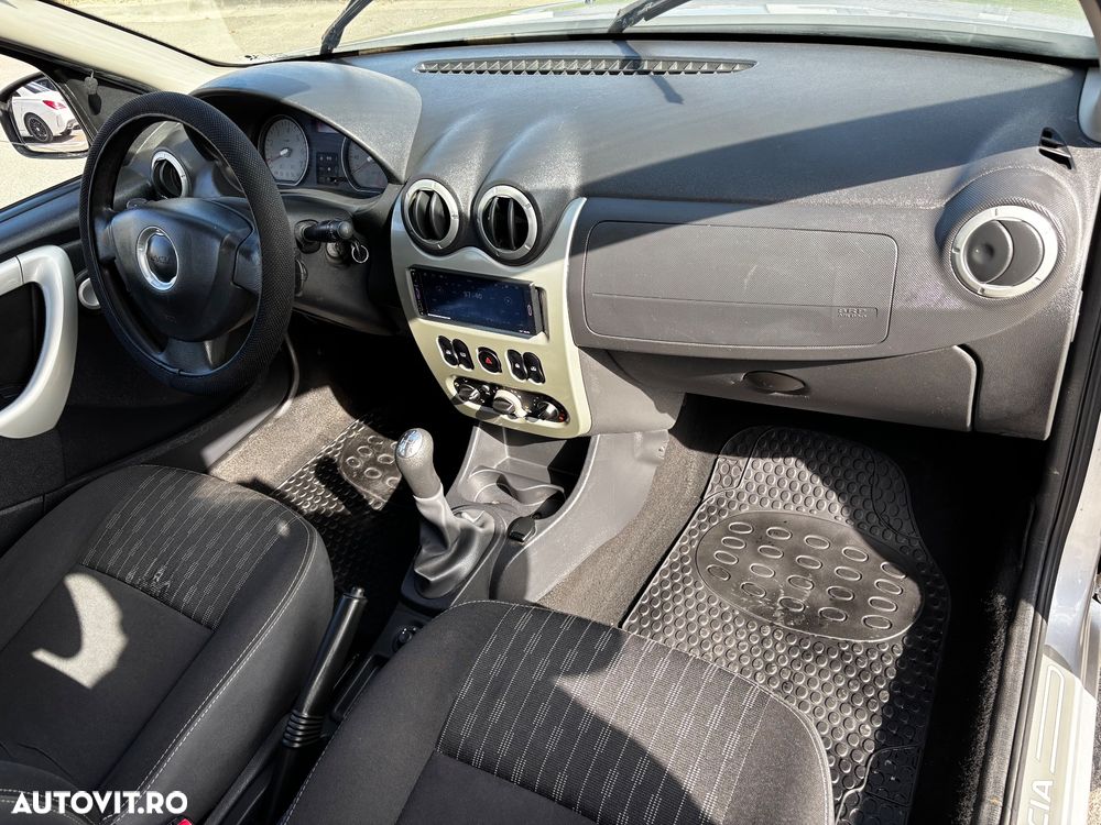 Dacia Sandero 1.2 16V 75 Laureate - 16