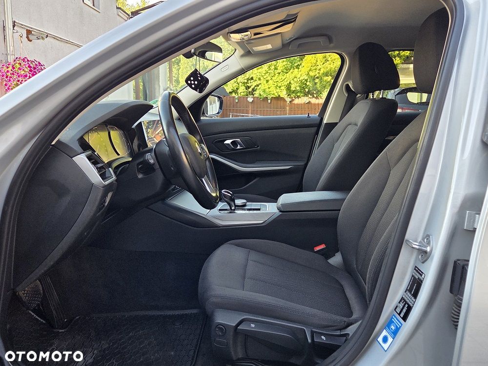 BMW Seria 3 318d MHEV Advantage - 16