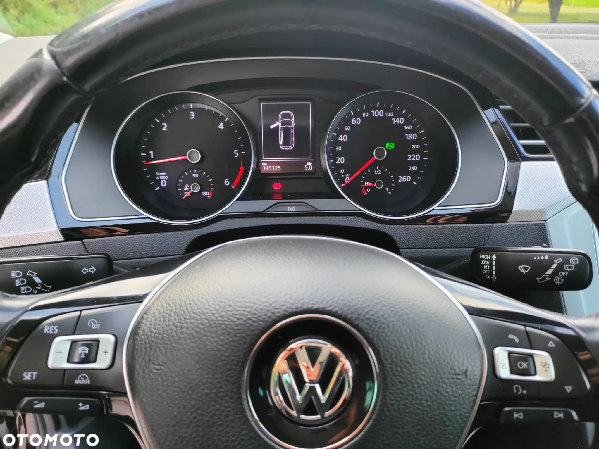 Volkswagen Passat Variant 1.6 TDI (BlueMotion Technology) DSG Trendline - 9