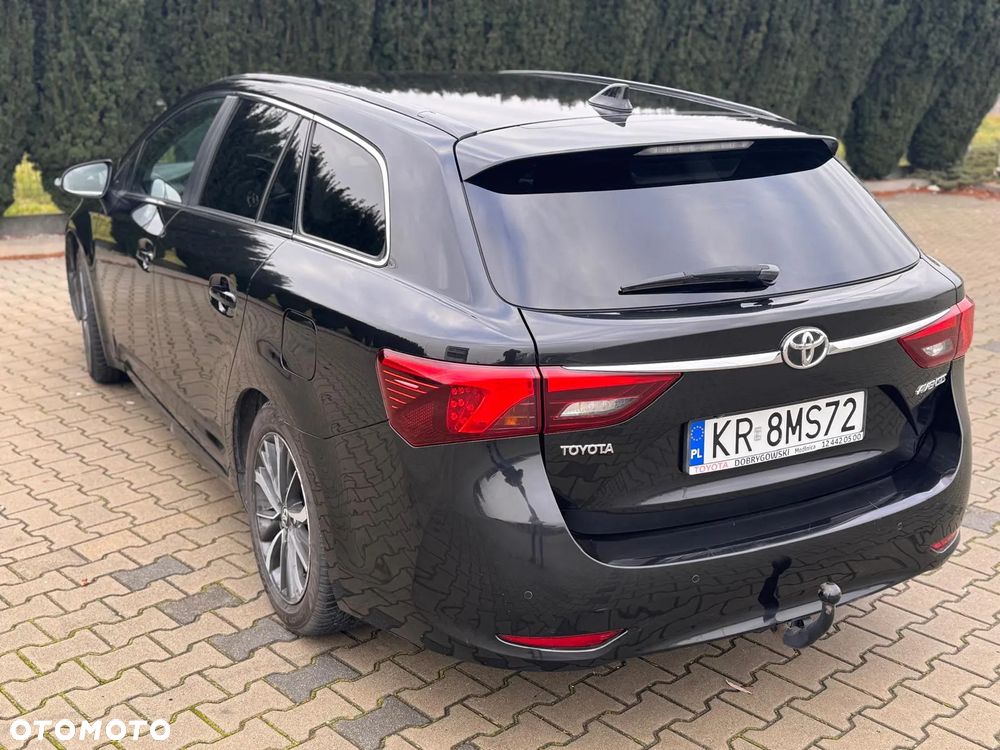 Toyota Avensis 2.0 D-4D Premium - 4