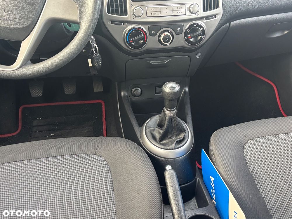 Hyundai i20 1.2 Fifa World Cup Edition - 20