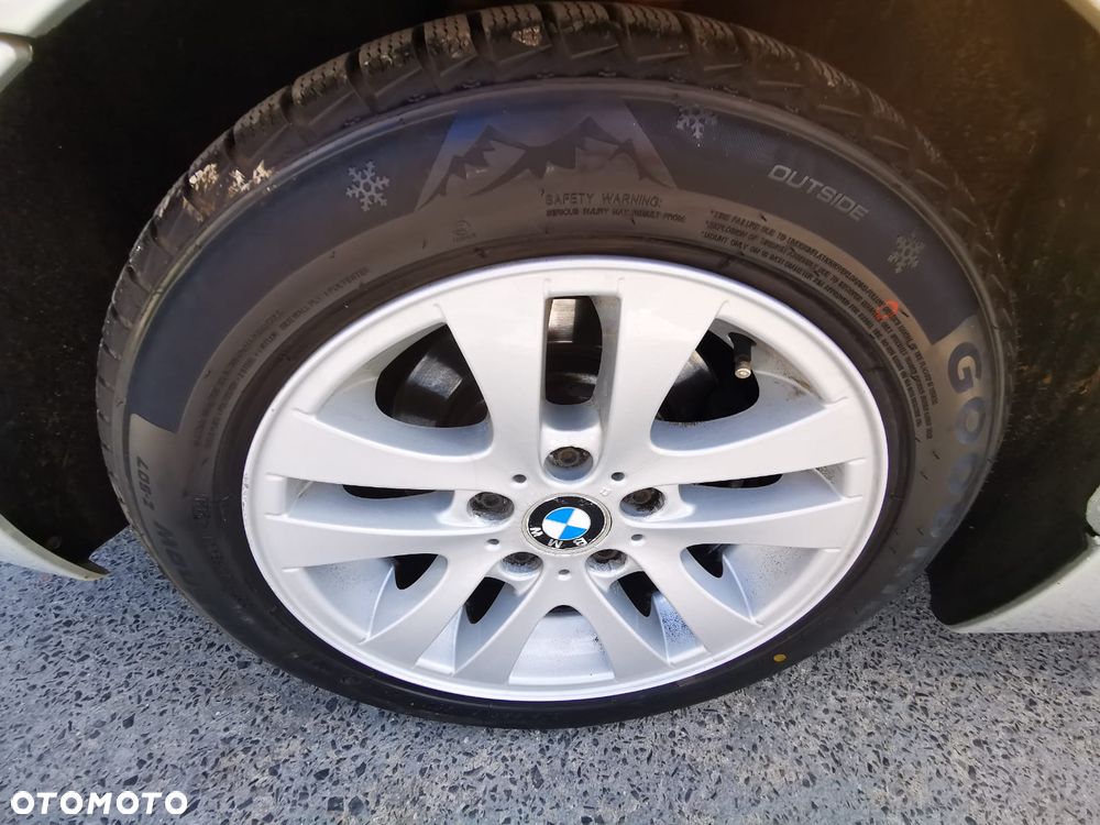 BMW Seria 3 320i - 32