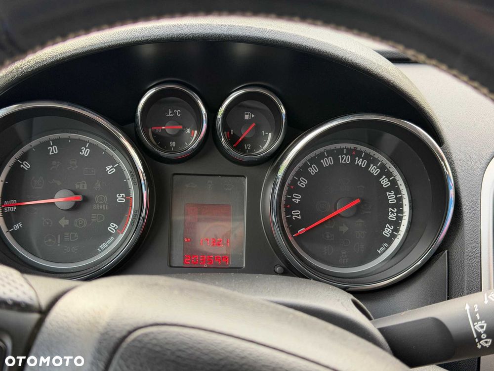 Opel Astra 2012 photo 5