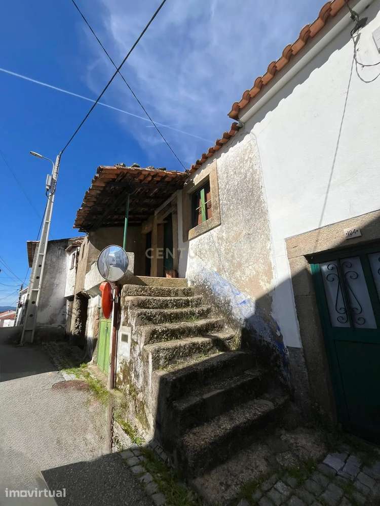 Duas moradias para reabilitação com projeto de unificação já desenvolv - Grande imagem: 4/16