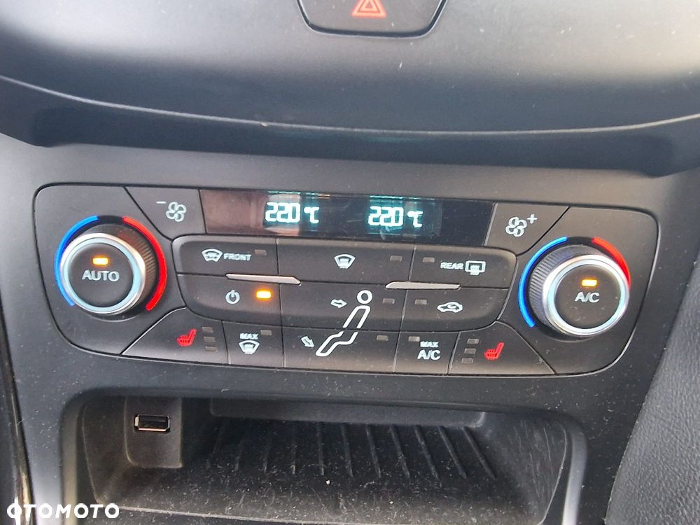 Ford Focus 2.0 TDCi Titanium ASS - 27