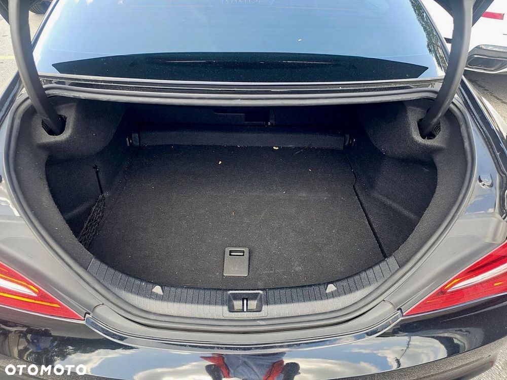 Mercedes-Benz CLA 250 4-Matic AMG Line - 14