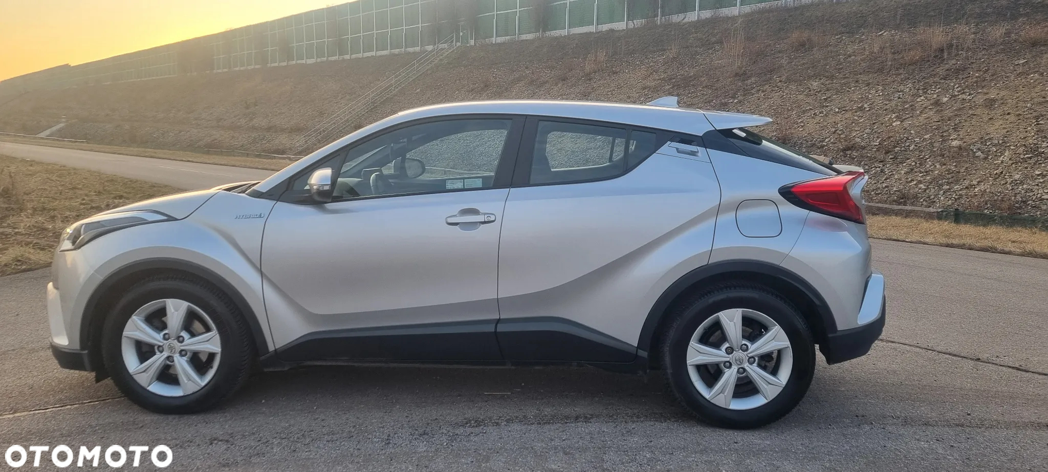 Toyota C-HR 1.8 Hybrid Dynamic - 8