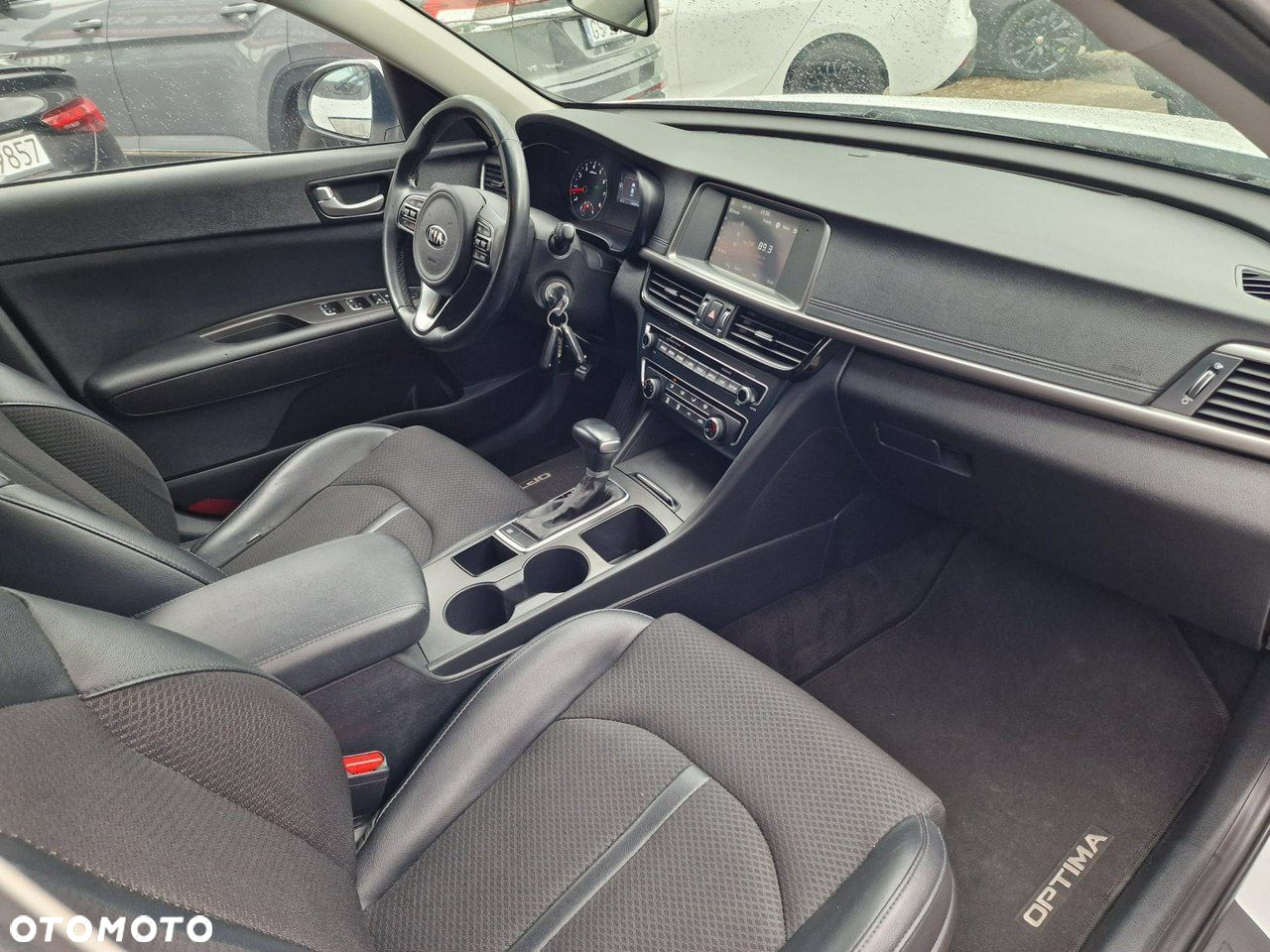Kia Optima - 27