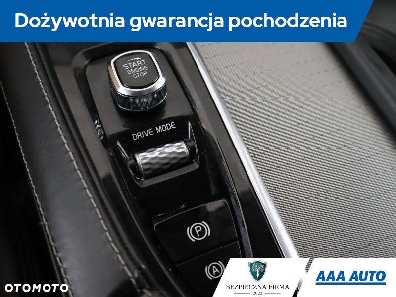 Volvo XC 90 - 21