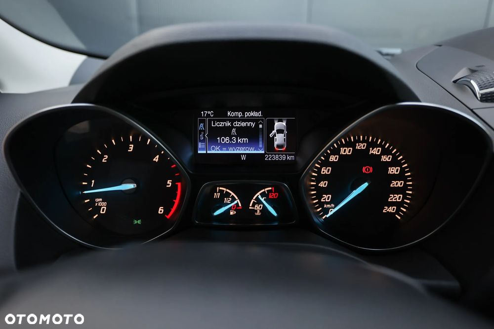 Ford Kuga 2.0 TDCi 4x4 Titanium - 23