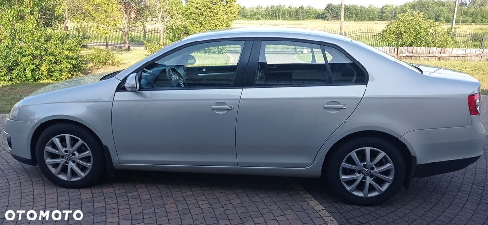 Volkswagen Jetta 1.4 TSI Trendline - 5