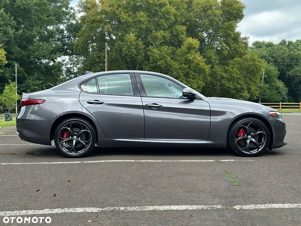 Alfa Romeo Giulia - 4