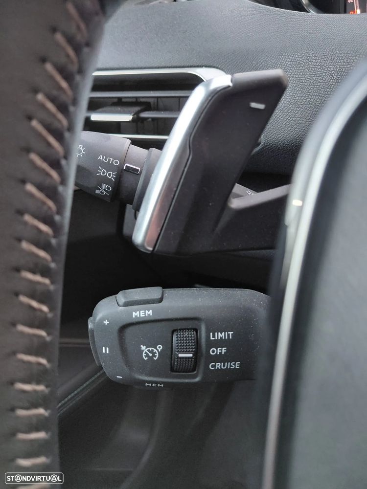 Peugeot 5008 1.2 PureTech Allure Pack EAT8 - 13