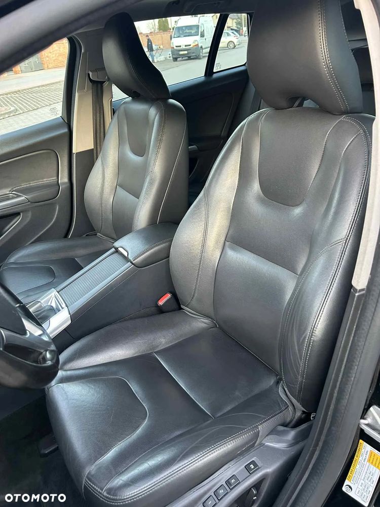 Volvo V60 T5 Drive-E Dynamic Edition (Momentum) - 15