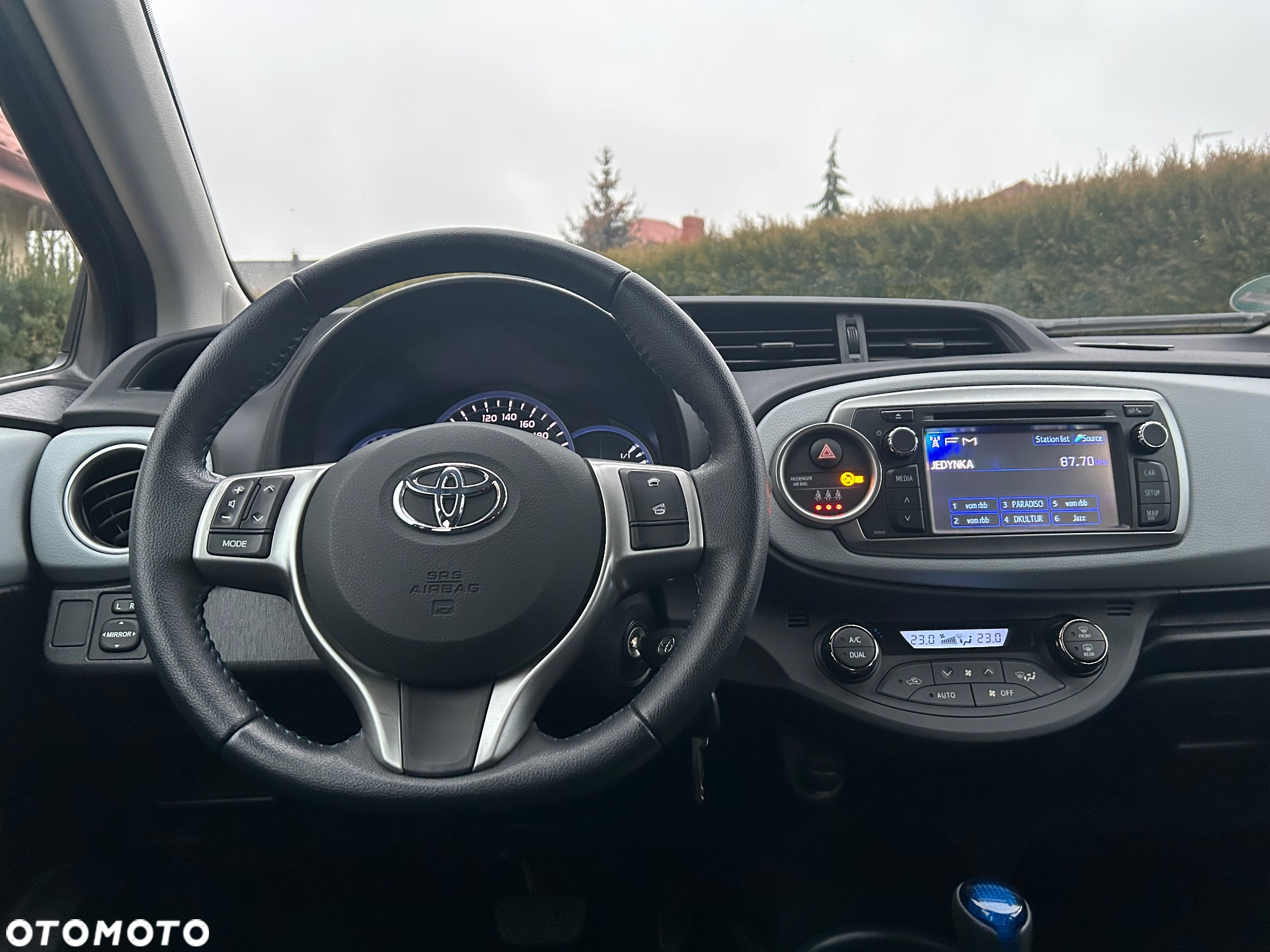 Toyota Yaris Hybrid 100 Active - 10