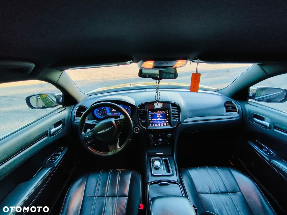 Chrysler 300s - 18