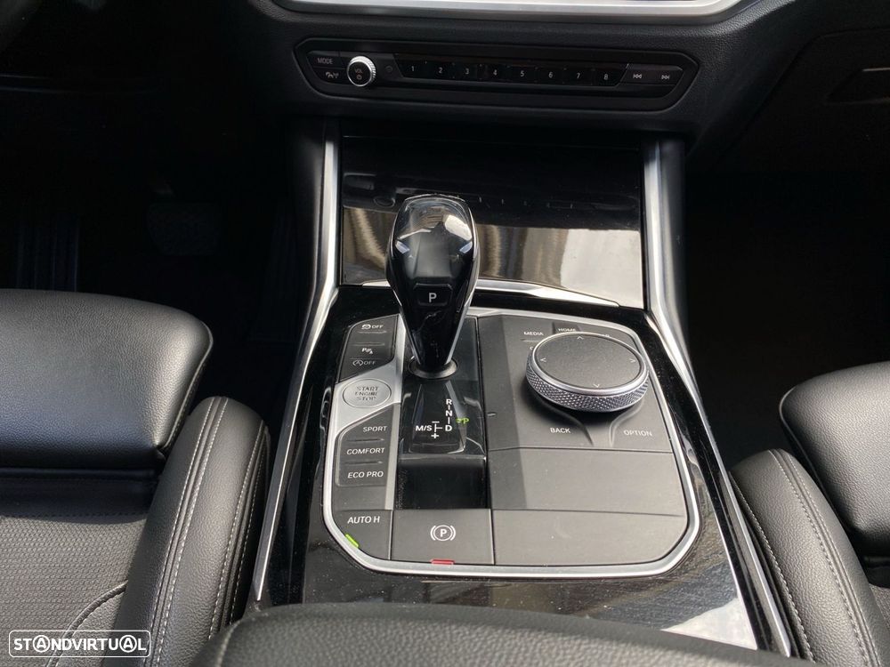 BMW 320 d Line Sport Auto - 11