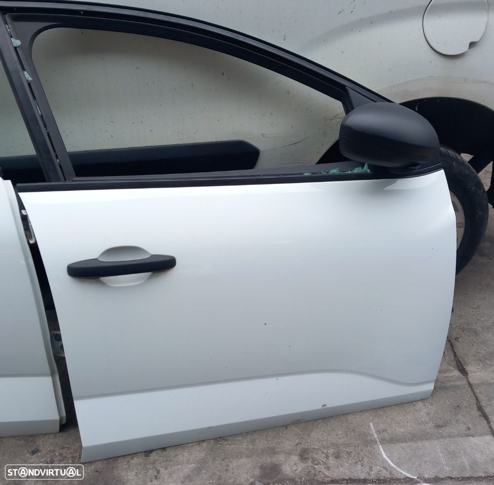 Portas completas lado passageiro dacia sandero ano 2022 - 2